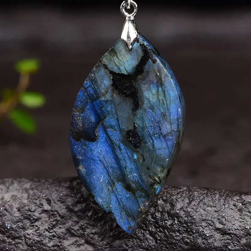 Tree Leaf Shape Pendant Labradorite Quartz Crystal